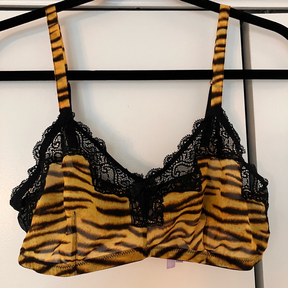 Savage X Fenty Tiger-Print Lace Bralette